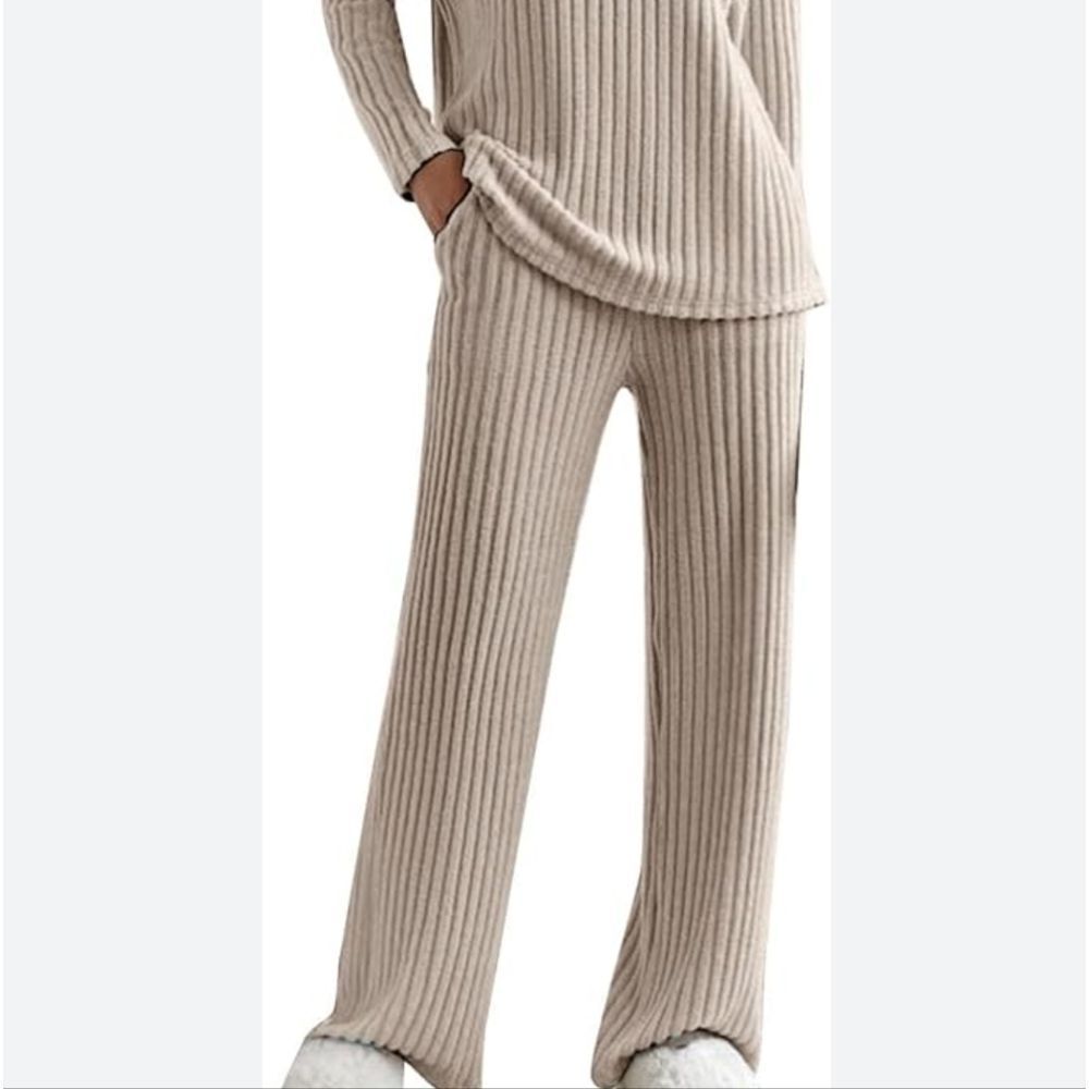 Ribbed Knit Lounge Set Women's - Picture 2 of 7